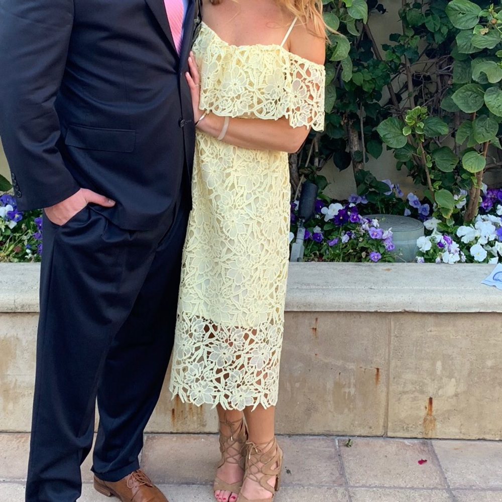 ASTR pale yellow lace midi dress